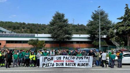 Una concentración anterior de los trabajadores de Schneider Electric