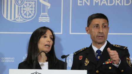 La delegada del Gobierno en Madrid, Mercedes González, da una rueda de prensa en presencia del jefe Superior de Policía, Manuel Soto, este miércoles en Madrid