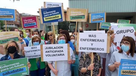Concentración en el HUN con motivo del Día Internacional de la Enfermera