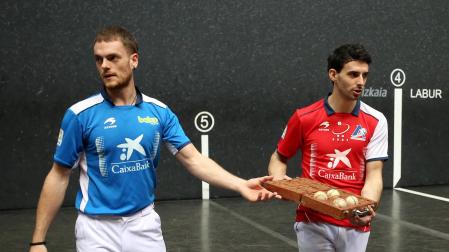 Laso y Altuna, en la elección de material celebrada en el frontón Bizkaia de Bilbao