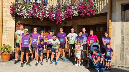 En silla de ruedas, Markel Carmona, en una edición anterior de la carrera solidaria de Ziordia