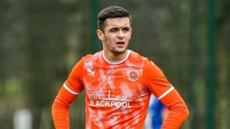 El futbolista inglés del Blackpool FC Jake Daniels