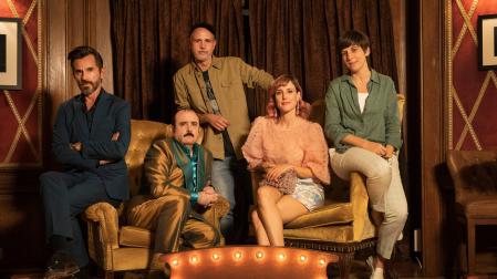 Marc Crehuet, en el centro, rodeado de sus protagonistas: Santi Millán, Carlos Areces, Natalia de Molina y Malena Alterio.
