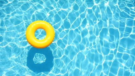 Piscina con flotador