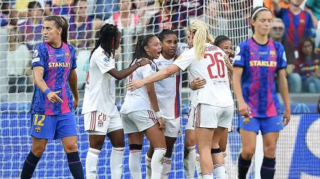 Las jugadoras del Olympique de Lyon celebran uno de los goles