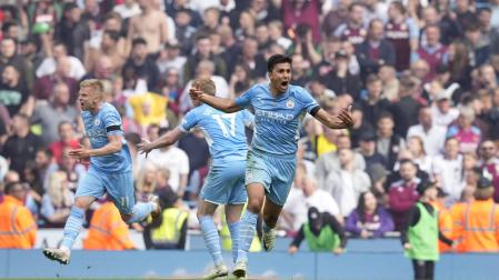 El centrocampista español Rodri celebra uno de los goles de la remontada del Manchester City