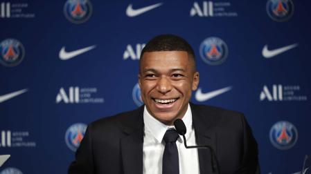 Kylian Mbappé, sonriente durante la rueda de prensa este jueves en París