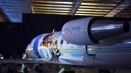 Presentación en Buenos Aires del avión 'Tango D10S' en homenaje a Maradona