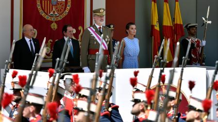 El Rey Felipe VI y la Reina Letizia, durante el acto central conmemorativo del Día de las Fuerzas Armadas en Huesca, Aragón
