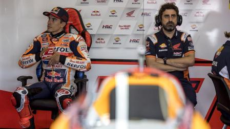 Marc Márquez, en el box del equipo Repsol Honda Team