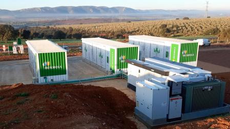 Vista de la Power Station y los contenedores de baterías suministrados por Ingeteam en Puertollano