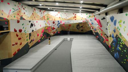 La nueva sala del centro Rocópolis destinada a la escalada sin cuerda
