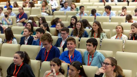 Escolares participantes en el congreso StudIAS sobre divulgación de especies exóticas invasoras