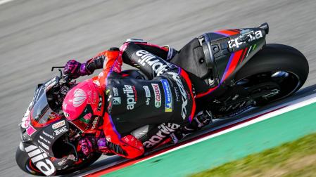 Aleix Espargaró, durante los entrenamientos libres en el GP de Cataluña