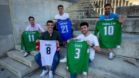 Los jugadores Miguel Lezáun (San Juan), Javi Briñol (Mutilvera), Ion Ander Ilintxeta (Peña Sport), Imanol Goicoechea (San Juan) y Aritz Zabaleta (San Juan) han decidido colgar las botas tras jugar, esta última temporada, en la Segunda RFEF