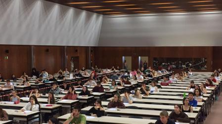 Fotos del comienzo de las pruebas de la Evaluación de Acceso a la Universidad (EvAU) en la UPNA.