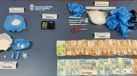 Droga, dinero y material incautado