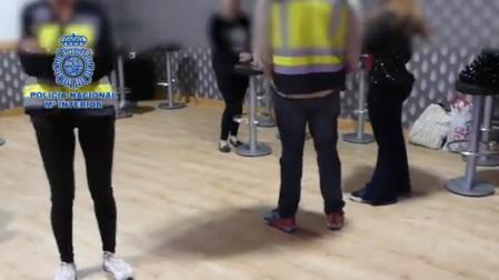 La organización explotaba sexualmente a mujeres en clubes de alterne y casas de citas de Pontevedra