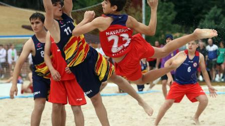 Balonmano playa en Oricain./