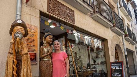 La productora le avisó a Rosa Castro que paa el rodaje se cubrirá el escaparate de Salud Arte