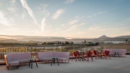 La residencia BCOME Pamplona cuenta con una terraza con vistas 360 grados.