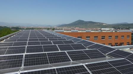Instalación de cubierta solar fotovoltaica de la Clínica San Miguel