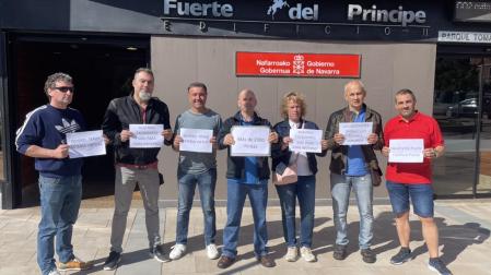 Presentación de firmas en el registro del Gobierno de Navarra, el pasado 27 de mayo