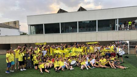 Jugadores y aficionados celebraron el ascenso a Autonómica en el Merkatondoa de Estella
