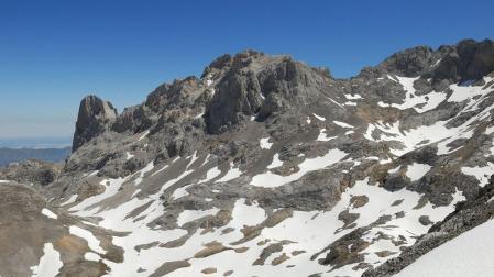 Un hombre de 72 años ha muerto tras una caída de 90 metros en los Picos de Europa