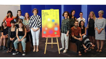 Sentadas, de izquierda a derecha, Mayte Velaz, Raquel Jara, Paula Puchalt, Sergio Navarro y Laida Aldaz. De pie, de izquierda a derecha, Andrea Ganuza, Miren Asiain Lora, Susana Herreros, Rebeca Esnaola, Mercedes Jover, Inés Aubert, Ana García, Elisa Arteta y Alex Baurés
