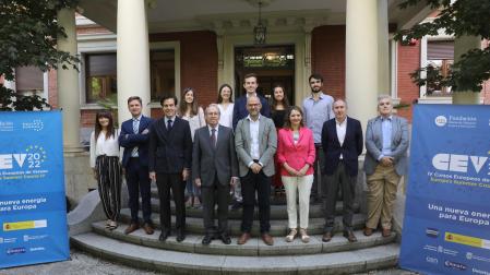 Representantes de Grupo La Información, Cámara de Comercio, Fundación Diario de Navarra, la Confederación Empresarial Navarra y Equipo Europa en la presentación de los IV Cursos Europeos de Verano.