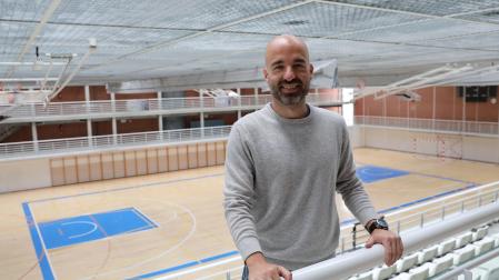 Jordi Juste en Arrosadía, el pabellón donde competirá, por cuarto año consecutivo, con el ENERparking Basket Navarra