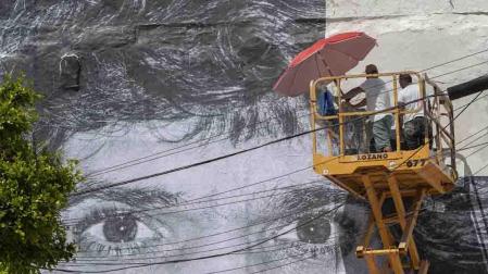 Un mural gigante recuerda estos días al genial cantaor en su ciudad natal, San Fernando