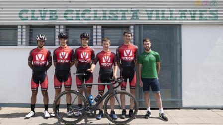 Cinco de los seis ciclistas del Vizcay que participaron en la Vuelta a Gipuzkoa son Raúl Ostiz, Xabi Induráin, Raúl Úriz, Ugaitz Otxandorena, Ibai Azanza y el director deportivo Peio Arellano. También acudieron Egoi Zalgizuri, y Javier Telletxea (director deportivo). En el equipo también militan Ion Pascual, Alberto Pérez y Peio Oteiza