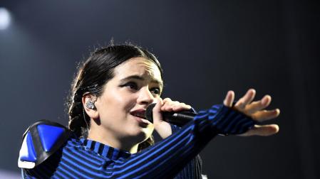 Rosalía, en el concierto de inicio de su gira en Almería.