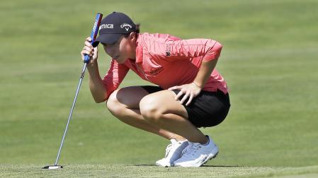Gesto de concentración de Carlota Ciganda durante el Mediterranean Ladies Open de Sitges