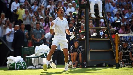 Alegría del serbio Novak Djokovic tras lograr el pase a la final de Wimbeldon al derrotar al británico Norris