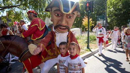 Fotos de la salida de la comparsa de Gigantes y Cabezudos este 10 de julio