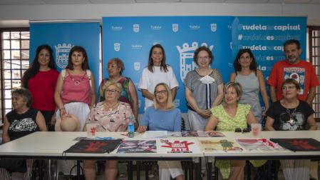A: JAVIER IGEA F: 11-07-2022 P: ARRIBA IZQUIERDA Verónica Gormedino López, Mila González, Cefa Blanco, Olga Diaz, Charo Gaztela, Maria Muñoz, Emilio Ruiz ABAJO Charo Berzosa,  Maria Jesus Urta , Anichu Agüera, Pili Madurga, Felisa Hernando  L: TUDELA T: Rueda de Prensa CONTRA LAS AGRESIONES SEXISTAS A: JAVIER IGEA F: 11-07-2022 P: ARRIBA IZQUIERDA Verónica Gormedino López, Mila González, Cefa Blanco, Olga Diaz, Charo Gaztela, Maria Muñoz, Emilio Ruiz ABAJO Charo Berzosa,  Maria Jesus Urta , Anichu Agüera, Pili Madurga, Felisa Hernando  L: TUDELA T: Rueda de Prensa CONTRA LAS AGRESIONES SEXISTAS