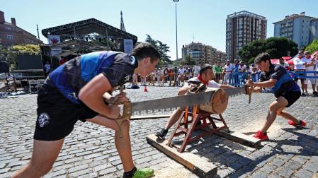 Julen Urrutia y Xabat Altxugarai, campeones del campeonato navarro cadete de tronza