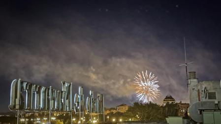 Los fuegos artificiales, desde la azotea de Diario de Navarra