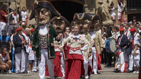 A* Jesús Garzaron
T* Procesión de la Octava. Sanfermines
F* 2022_07_14
L* Casco Viejo de Pamplona