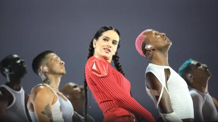 La cantante Rosalía continúa con su gira 'Motomami World Tour' en el Marenostrum Castle Park a 14 de julio del 2022 en Fuengirola (Málaga)