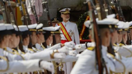 El rey Felipe VI ha presidido la entrega de despachos en Escuela Naval Militar de Marín (Pontevedra)