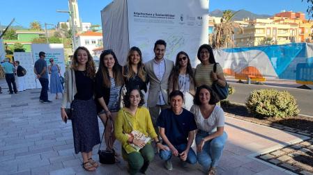 Los alumnos en la presentación del proyecto en La Palma