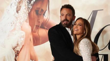 Ben Afleck y Jennifer Lopez, en el estreno de la película 'Cásate conmigo' en Los Ángeles