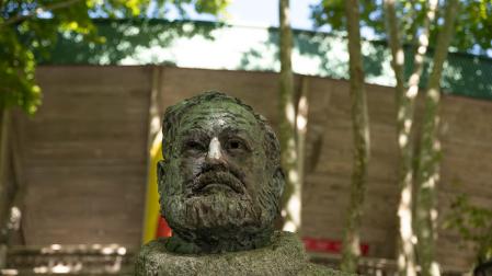 El monumento a Hemingway forma parte de la ciudad de Pamplona desde el año 1968, fecha en la que se inauguró