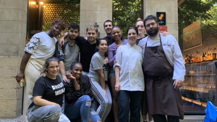 Jesús Íñigo y Nerea Sistiaga, a la derecha, con el equipo del Ábaco, el pasado domingo