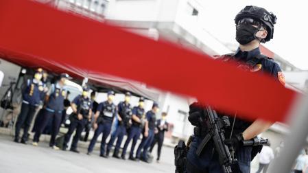 Un operativo de los SWAT taiwanés, durante la visita de Pelosi