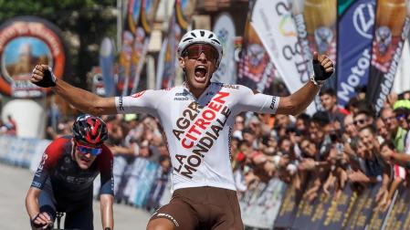 Bastien Tronchon gana en Villarcayo